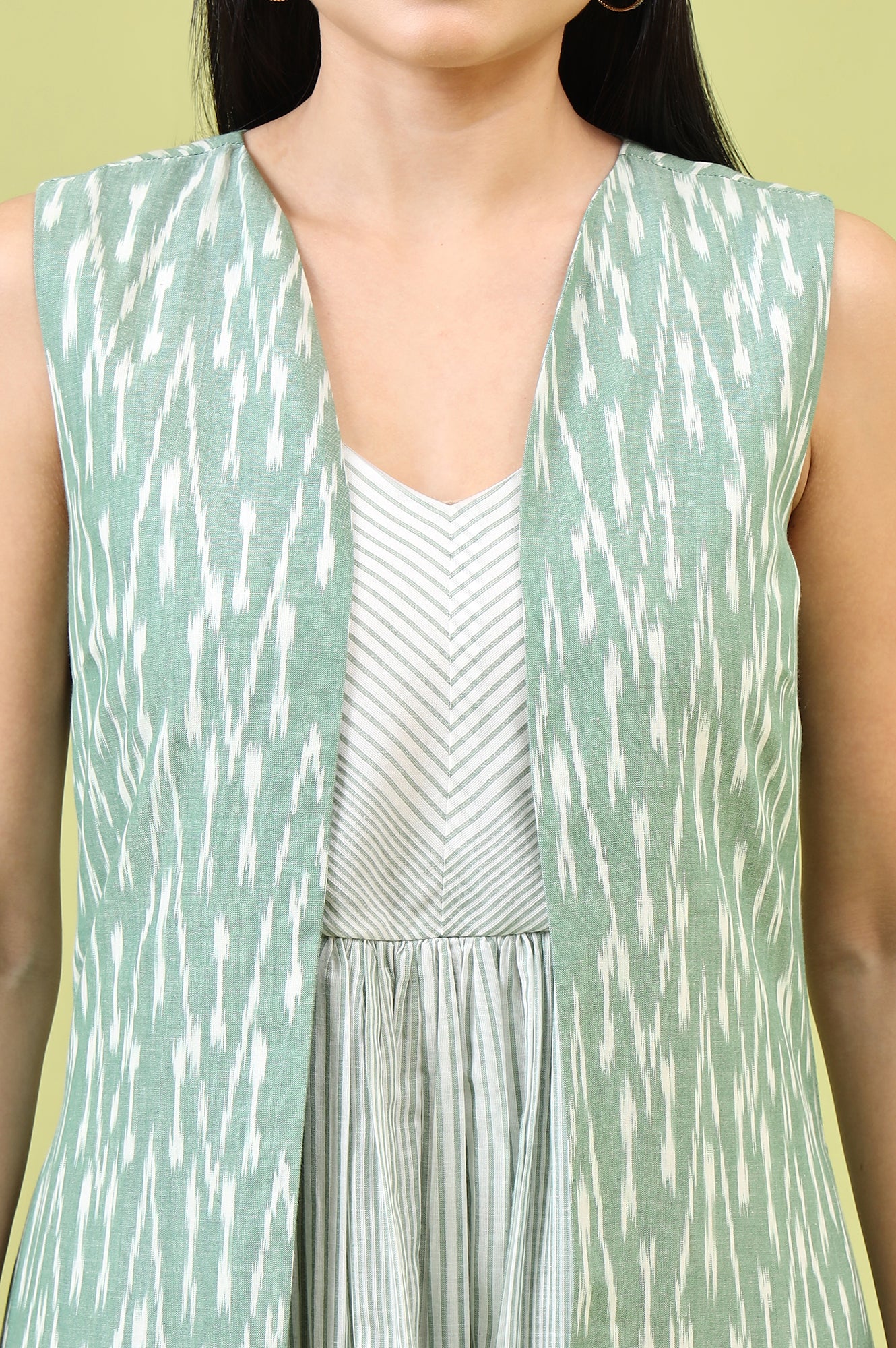 White and Green Geometric Printed Flared Spaghetti Dress and Gilet Set - View 10